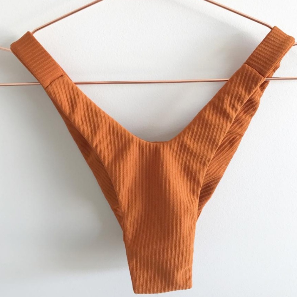 Islander Ribbed Bikini Bottoms - Picture 3 of 3